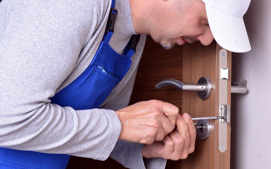  ouvrir une porte sans clé Larbroye
