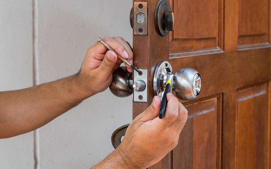 ouvrir porte avec clef à l'intérieur Issy-les-Moulineaux