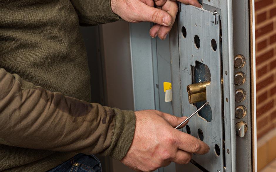  ouvrir une porte sans clé Larbroye