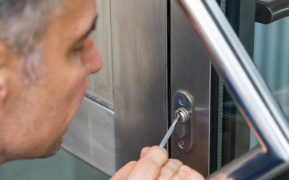  ouvrir une porte sans clé Larbroye